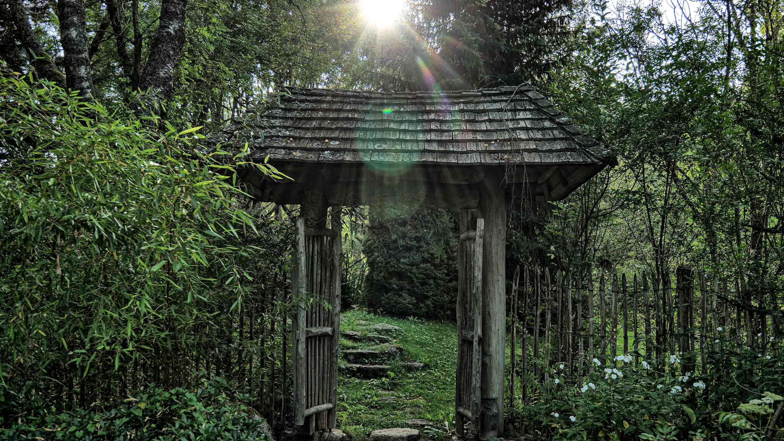 Tor zum Garten des Zen Buddhistischen Zentrums Schwarzwald